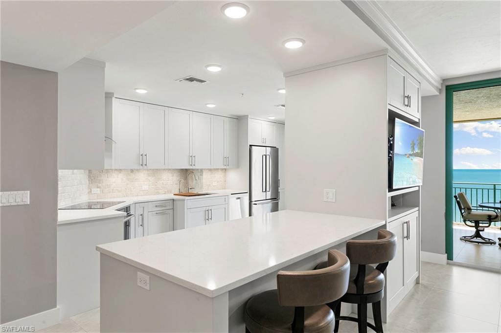 980 Cape Marco DR 1102 photo 8