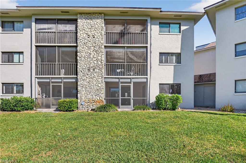 View of apartment building / complex