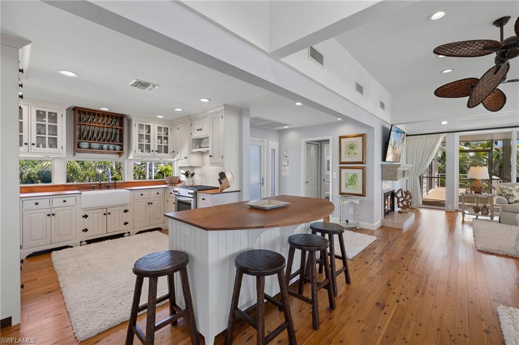4443 Waters Edge LN photo 9