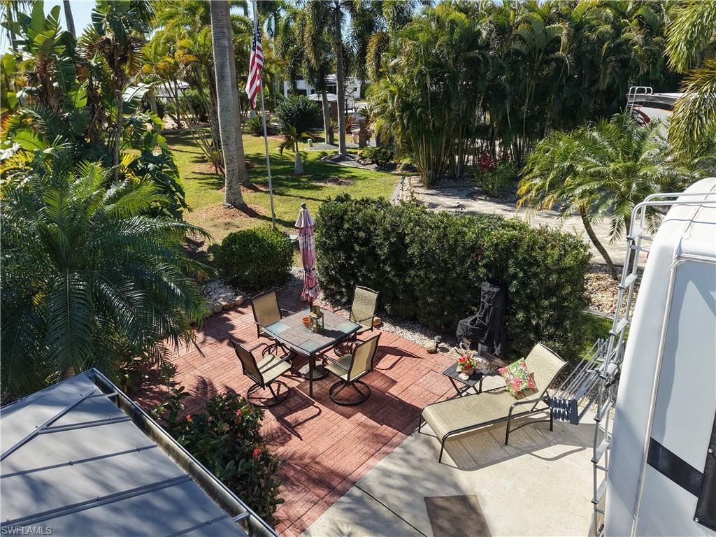 View of patio / terrace with outdoor dining space