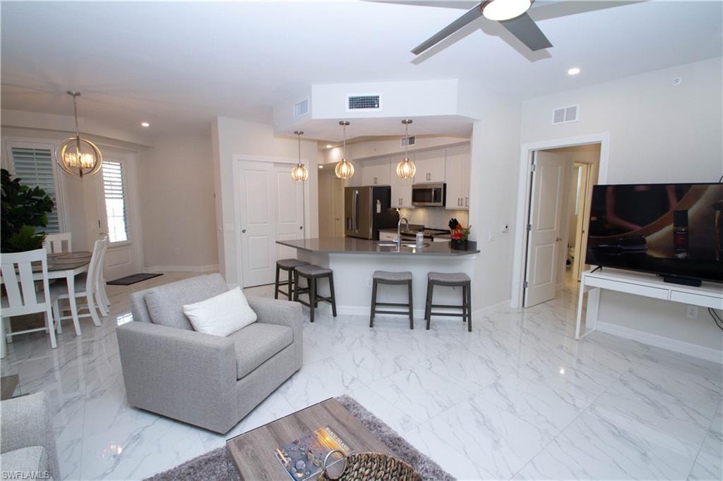 244 Indies DR E 101