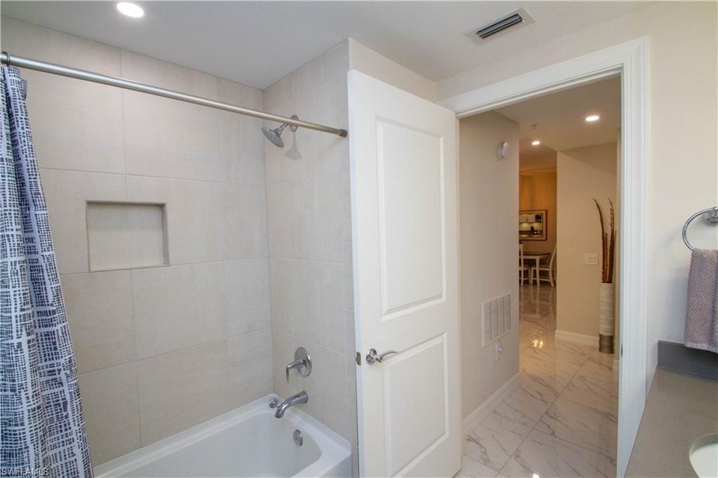 244 Indies DR E 101 photo 24