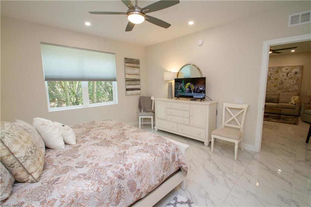 244 Indies DR E 101 photo 14