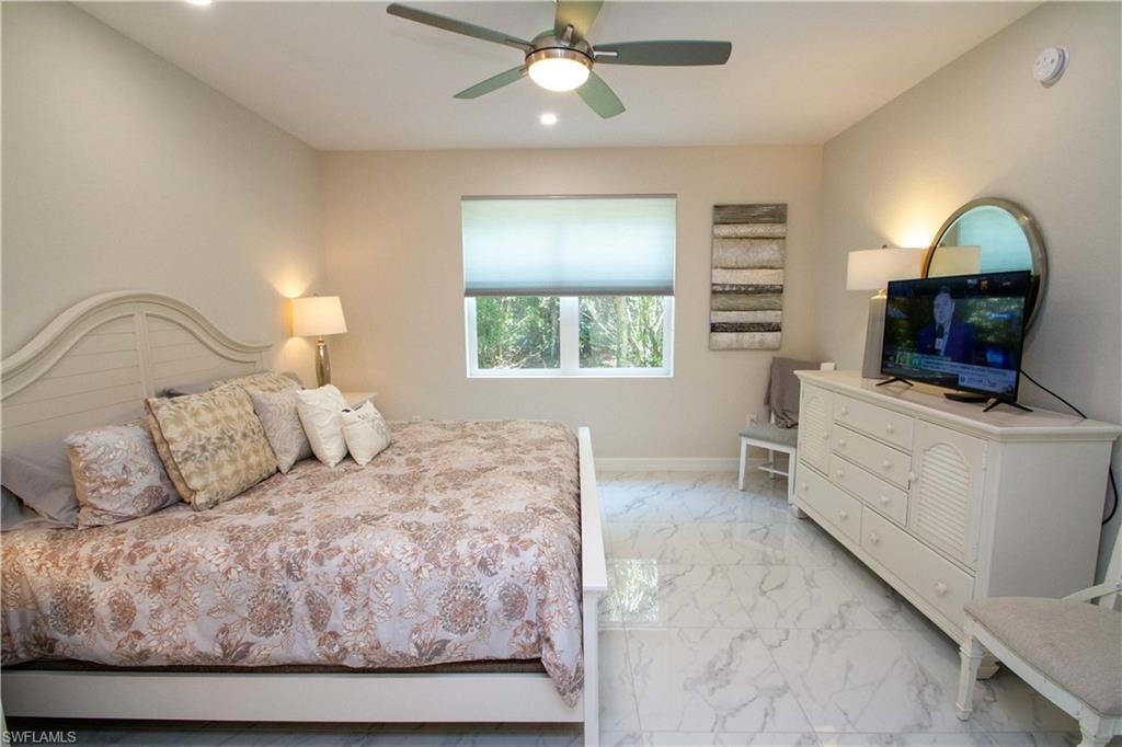 244 Indies DR E 101 photo 15