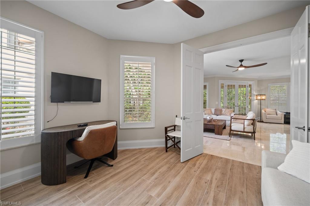 261 Colonade CIR 2701 photo 32