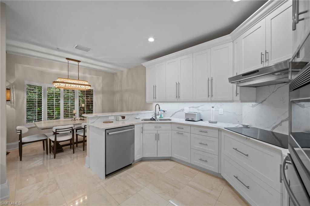 261 Colonade CIR 2701 photo 14