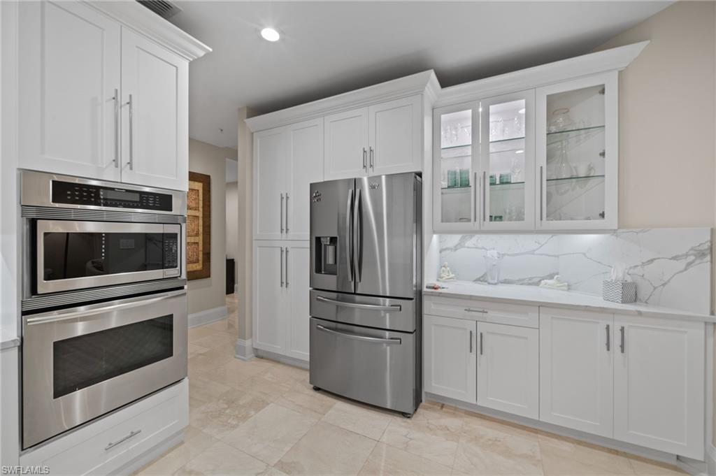 261 Colonade CIR 2701 photo 15