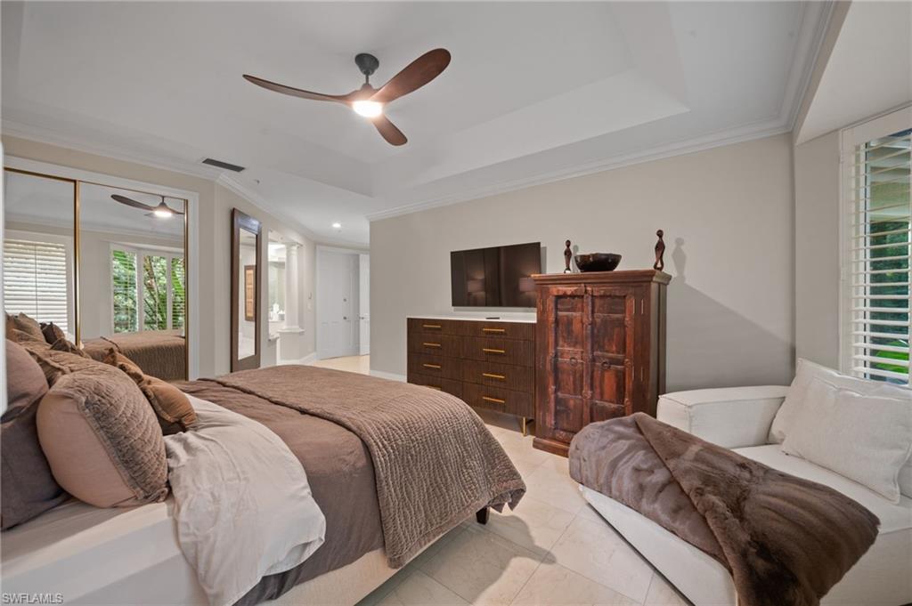 261 Colonade CIR 2701 photo 19