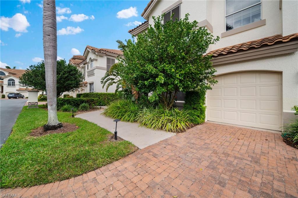 261 Colonade CIR 2701 photo 39