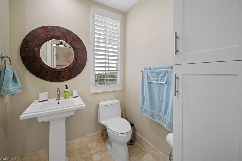 261 Colonade CIR 2701 photo 29