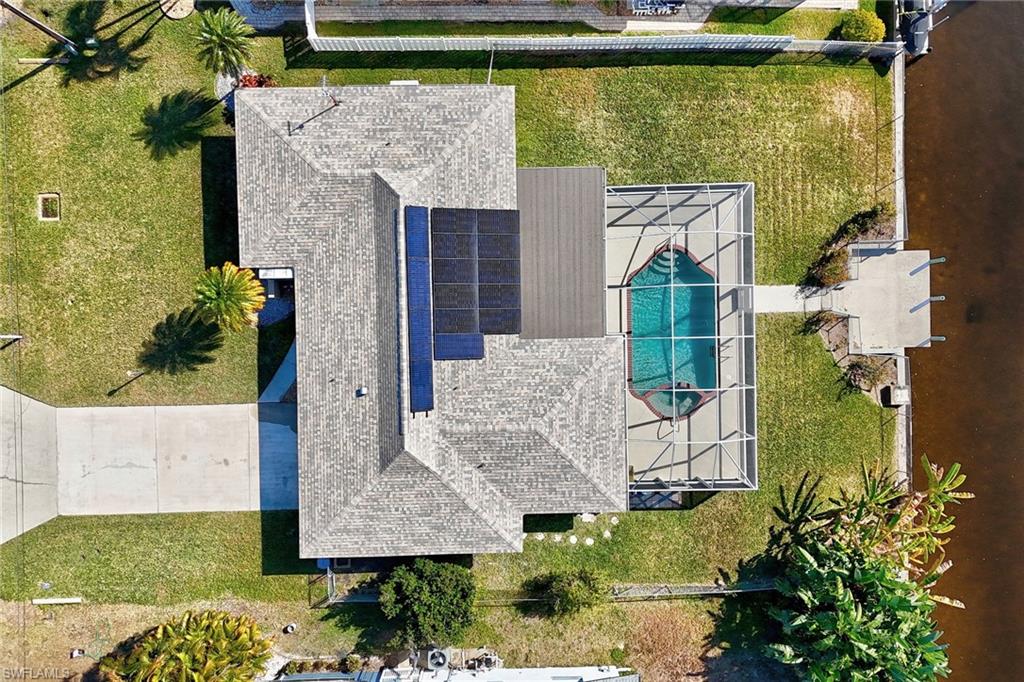 Bird's eye view of a pool area