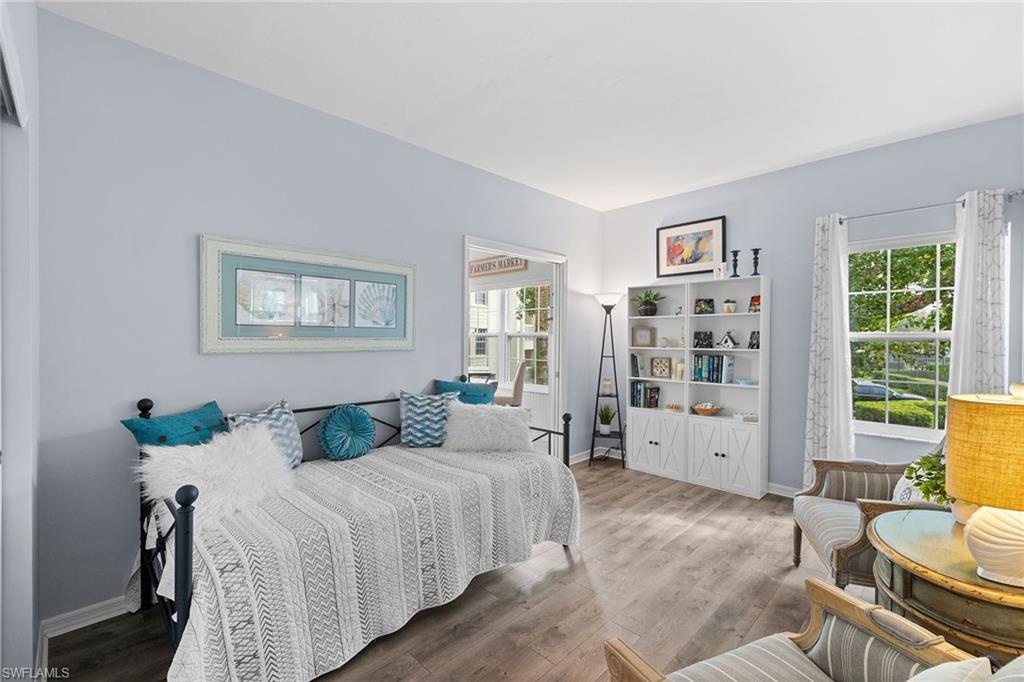 Den/Guest Room with Day Bed