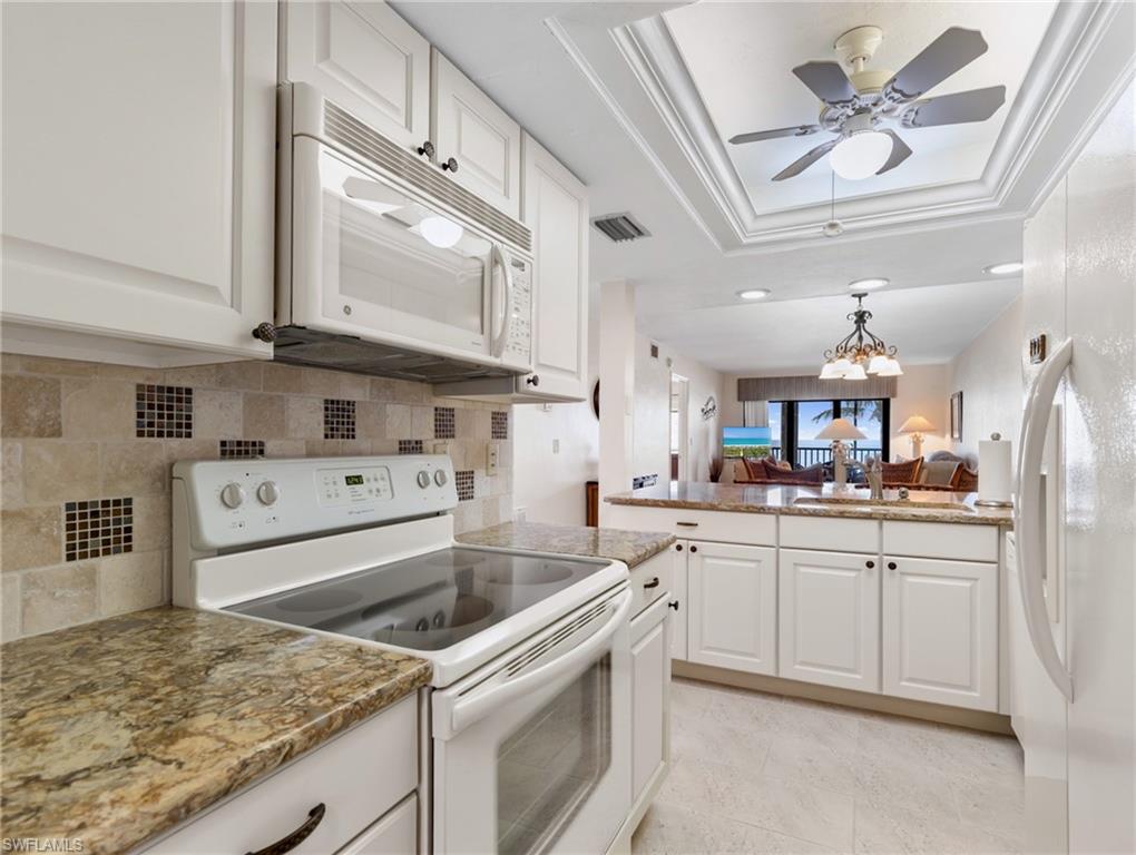 7500 Estero BLVD 203 photo 17