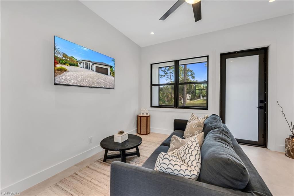 GUEST HOUSE-LIVING ROOM