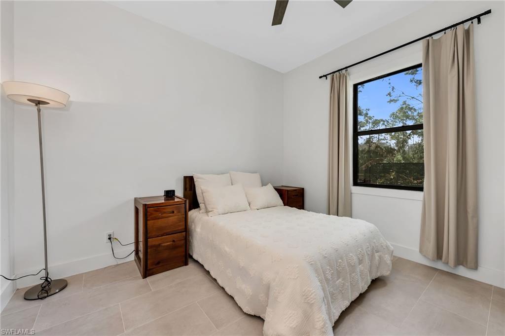GUEST HOUSE BEDROOM