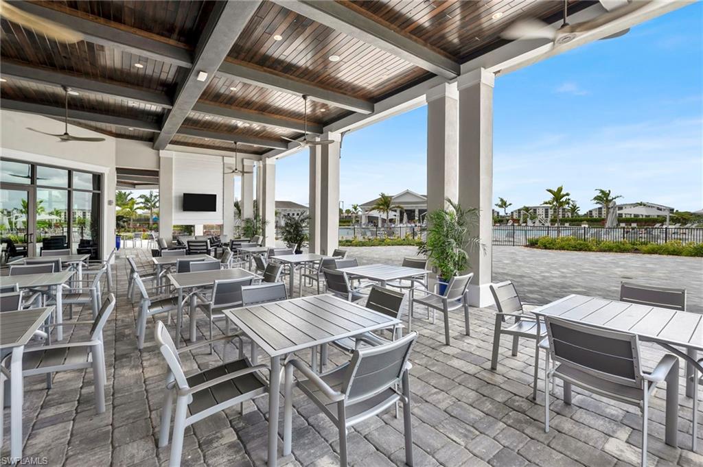 Outdoor Clubhouse Dining