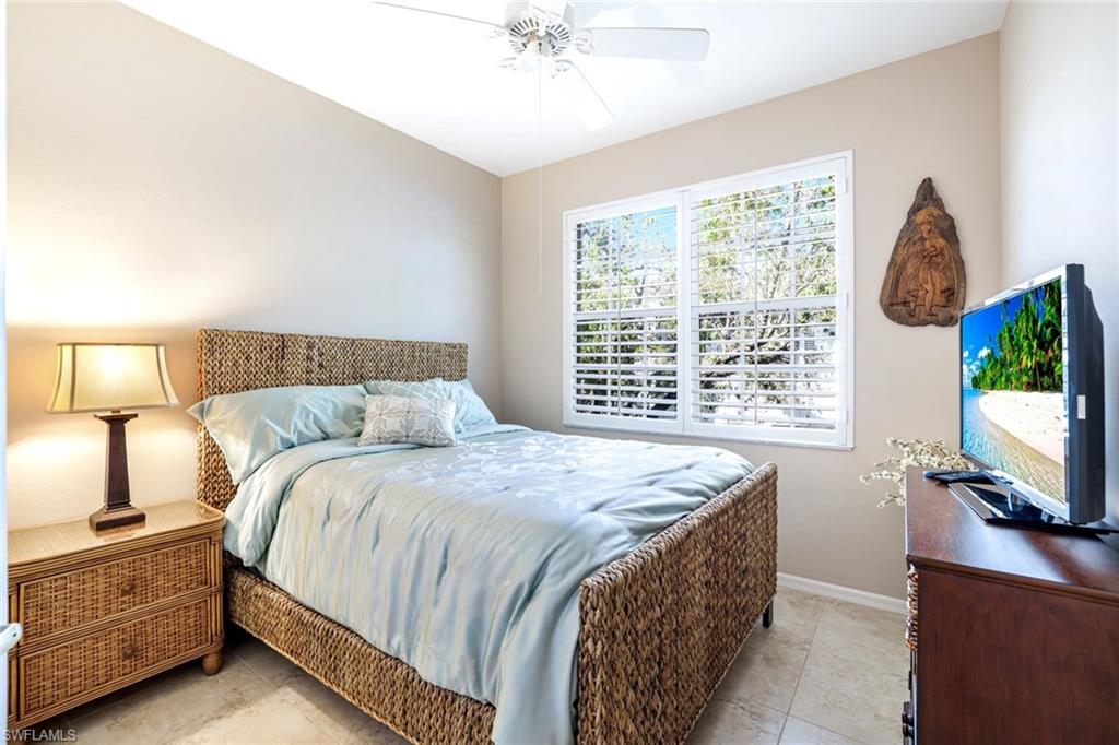 2033 Crestview WAY 104 photo 14