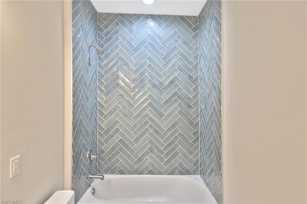 2504 NW 9th AVE photo 28