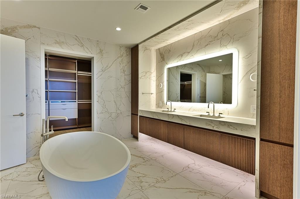 5100 SEAGRASS BLVD #105 BLVD photo 15