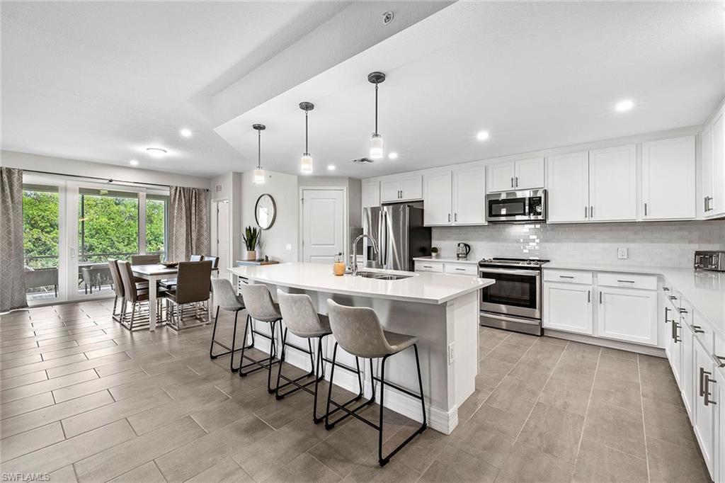 Kitchen/Dining Area