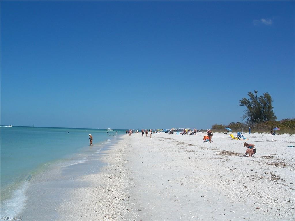 Wiggins Pass beach