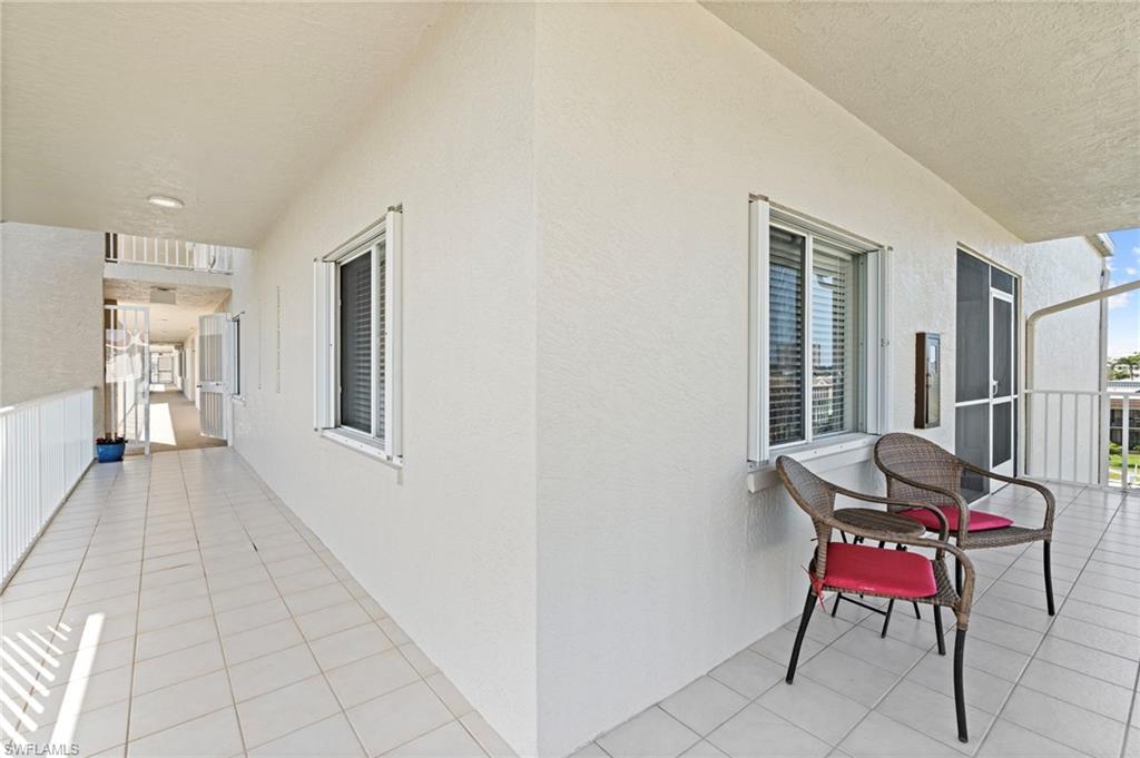 870 Collier CT 406 photo 18