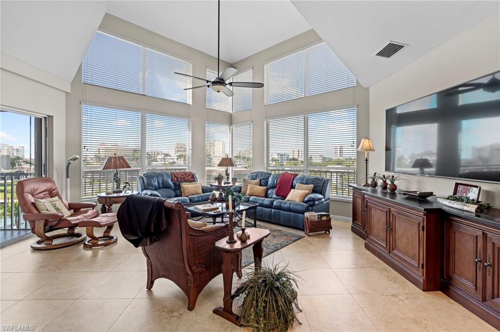 870 Collier CT 406
