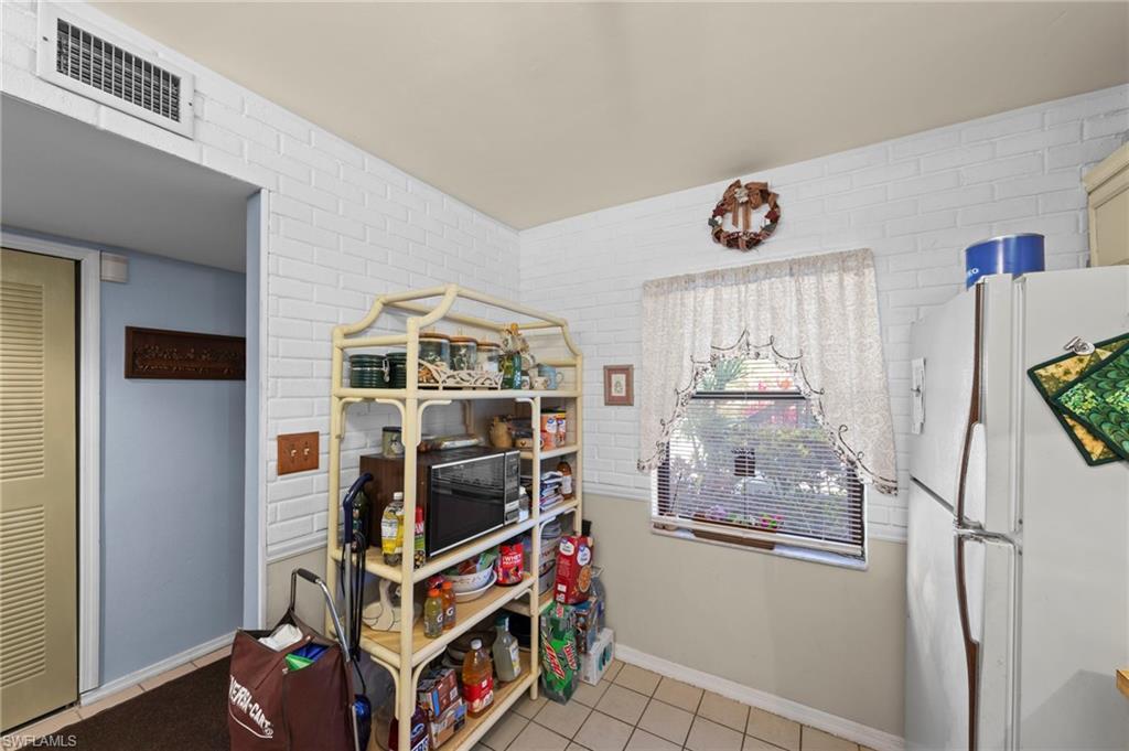 9305 Lake Park DR 102 photo 12