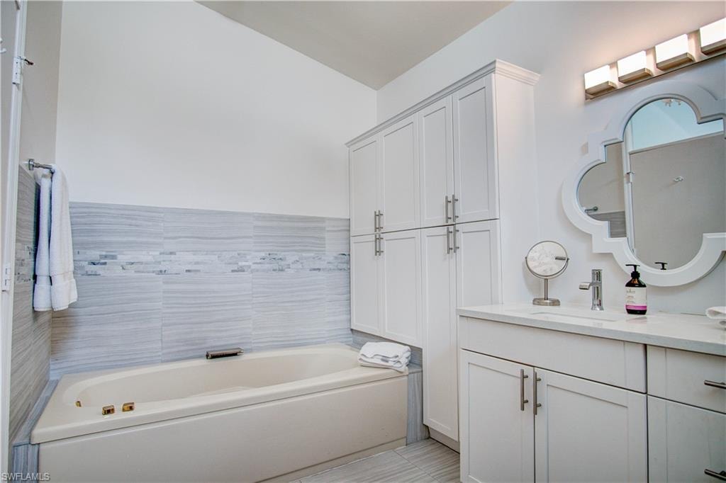 jetted tub and lots of storage, luxury towels provided