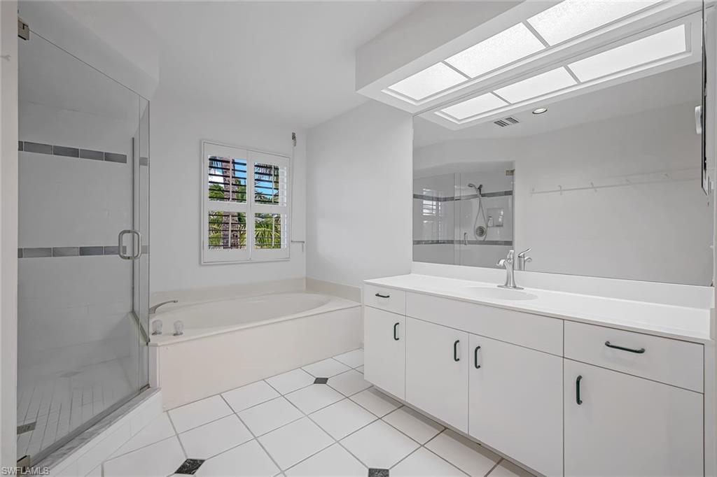 Primary Bath w/Step in Shower and Soaking Tub