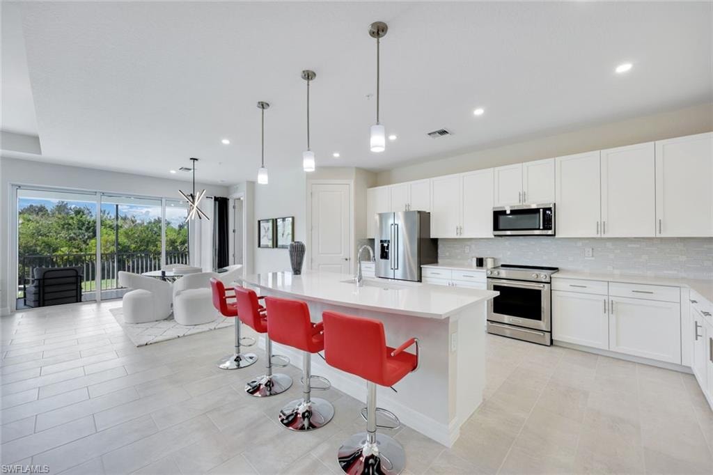 316 Indies DR W 201