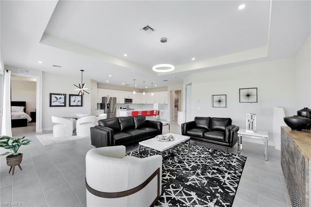 316 Indies DR W 201
