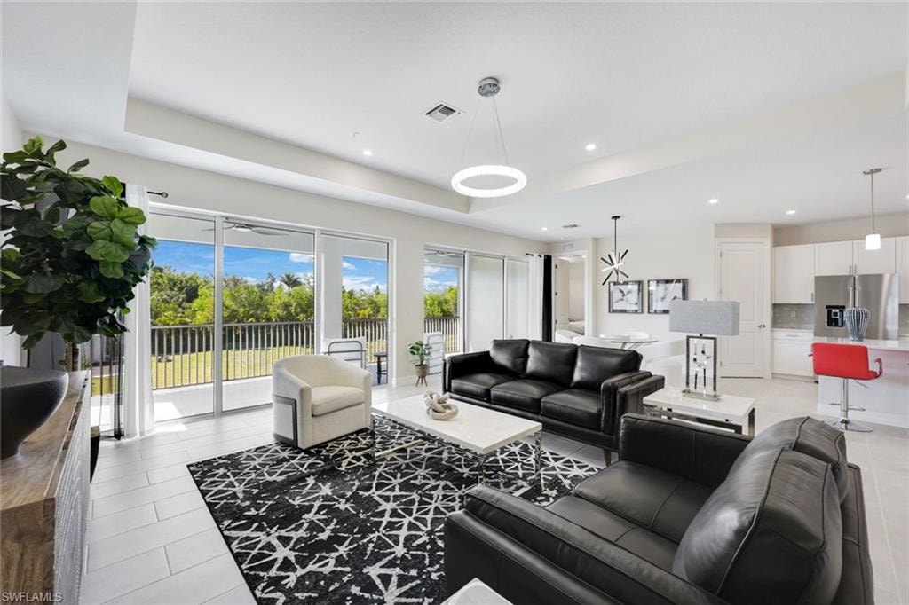 316 Indies DR W 201