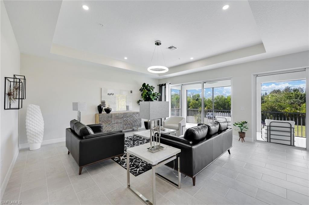 316 Indies DR W 201