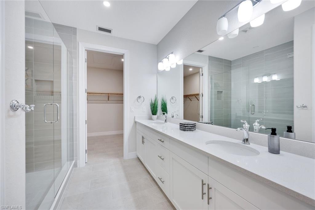 316 Indies DR W 201 photo 9