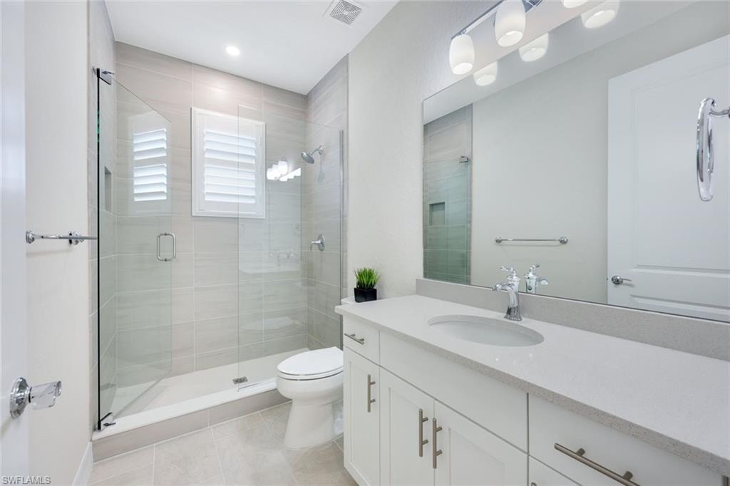 316 Indies DR W 201 photo 11