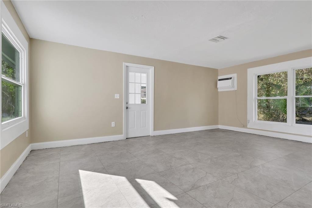 2933 Jackson ST photo 7