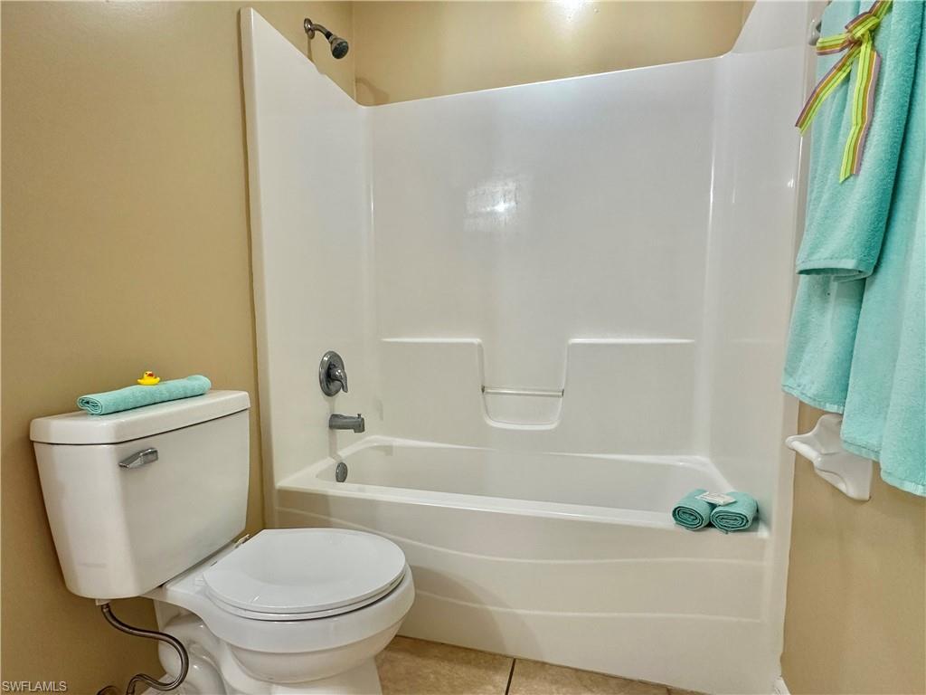 Second Jack'n Jill Bath with Combo Tub/Shower