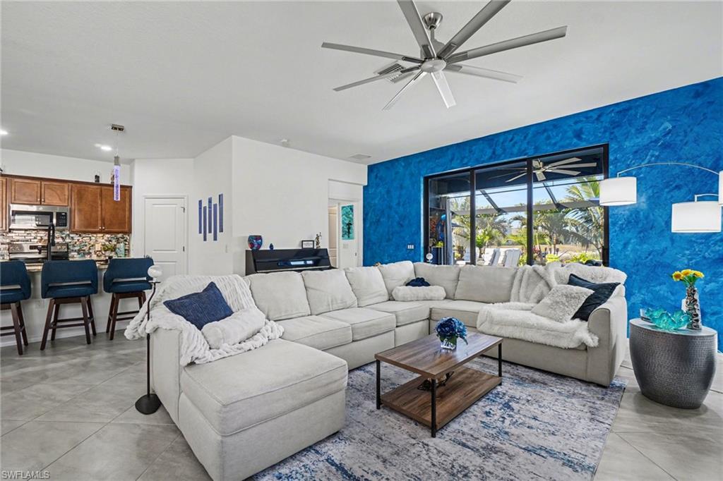 Living area with a ceiling fan