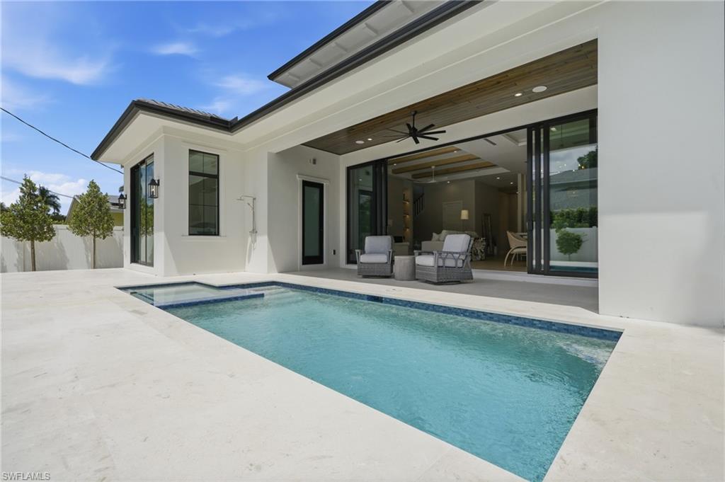 Large pool deck shellstone