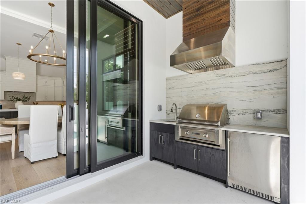 Outdoor Kitchen