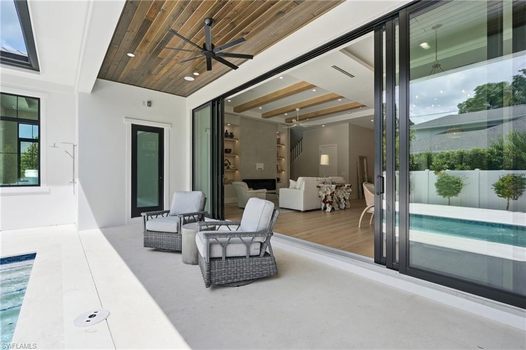 Outdoor Living/Dining