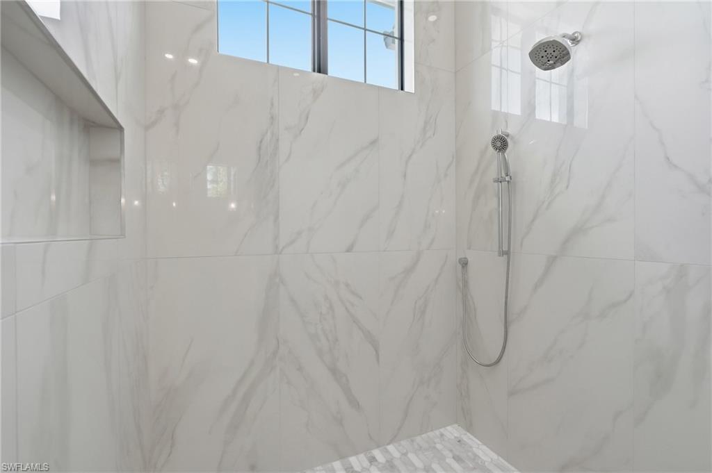 Primary Large Shower
