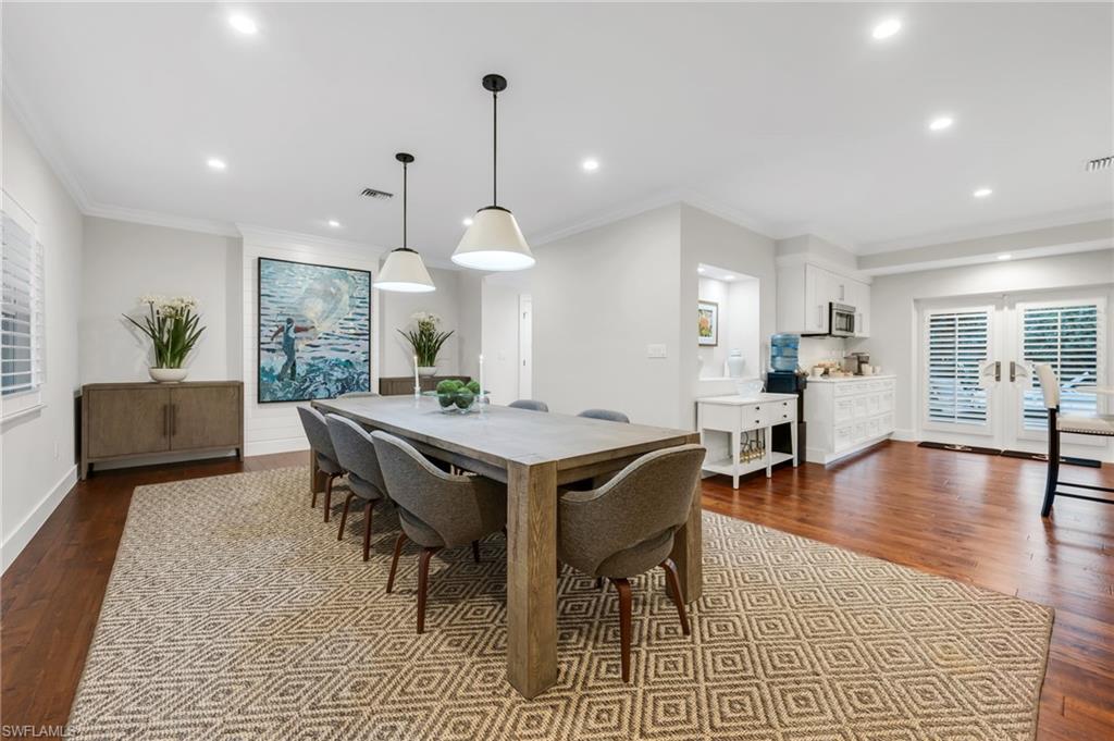 Dining room amply seats 8 or more