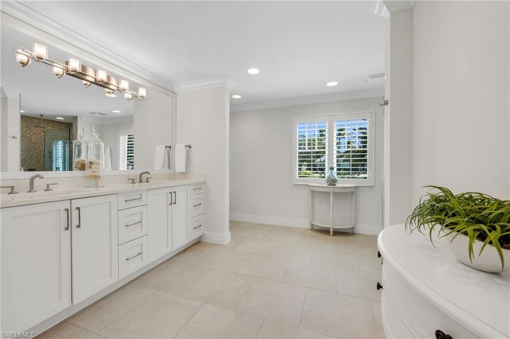 Luxury master bath