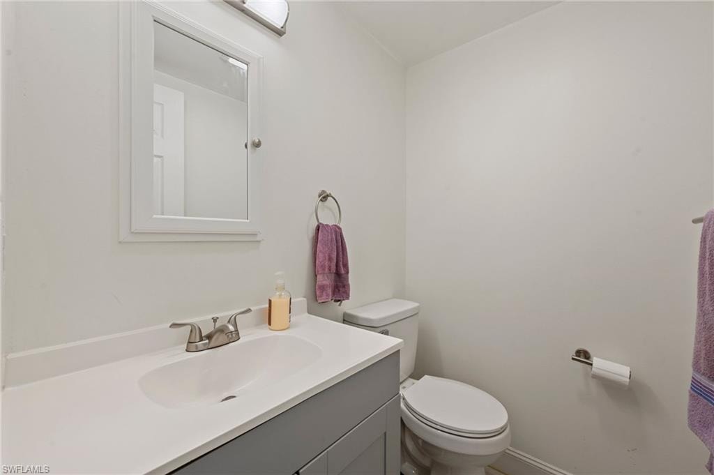 260 Delray AVE photo 10
