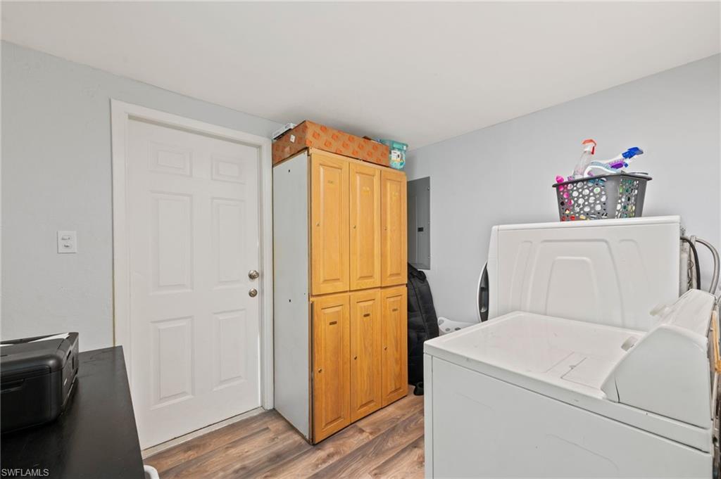260 Delray AVE photo 11