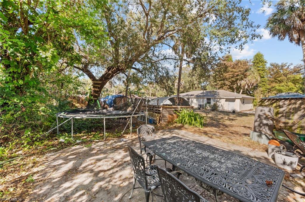 260 Delray AVE photo 29