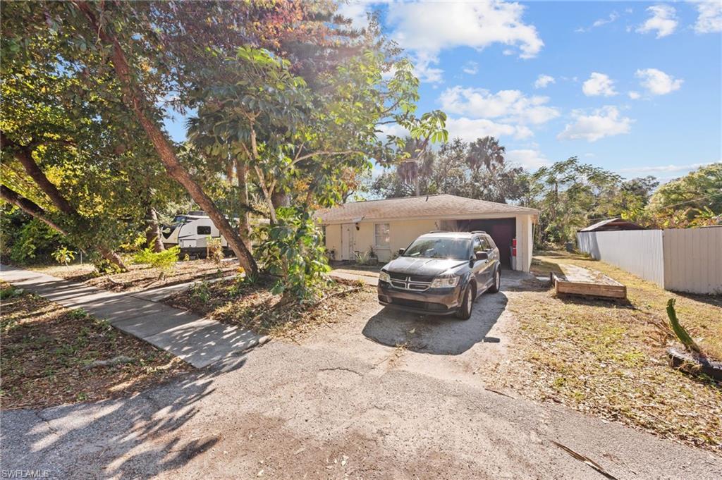 260 Delray AVE photo 25