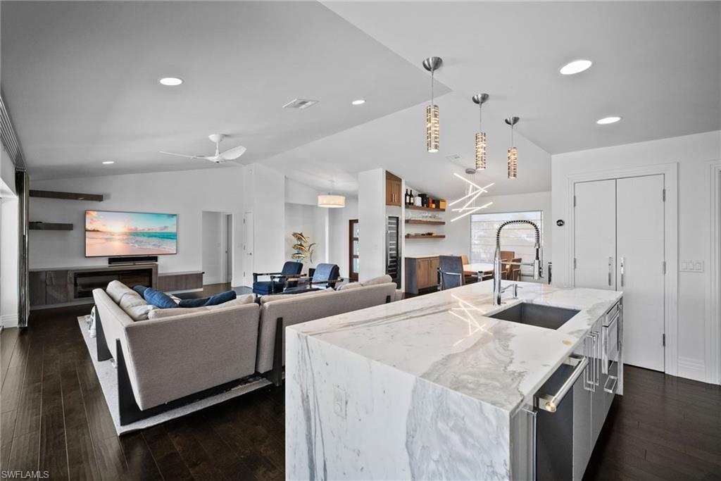 266 Egret AVE